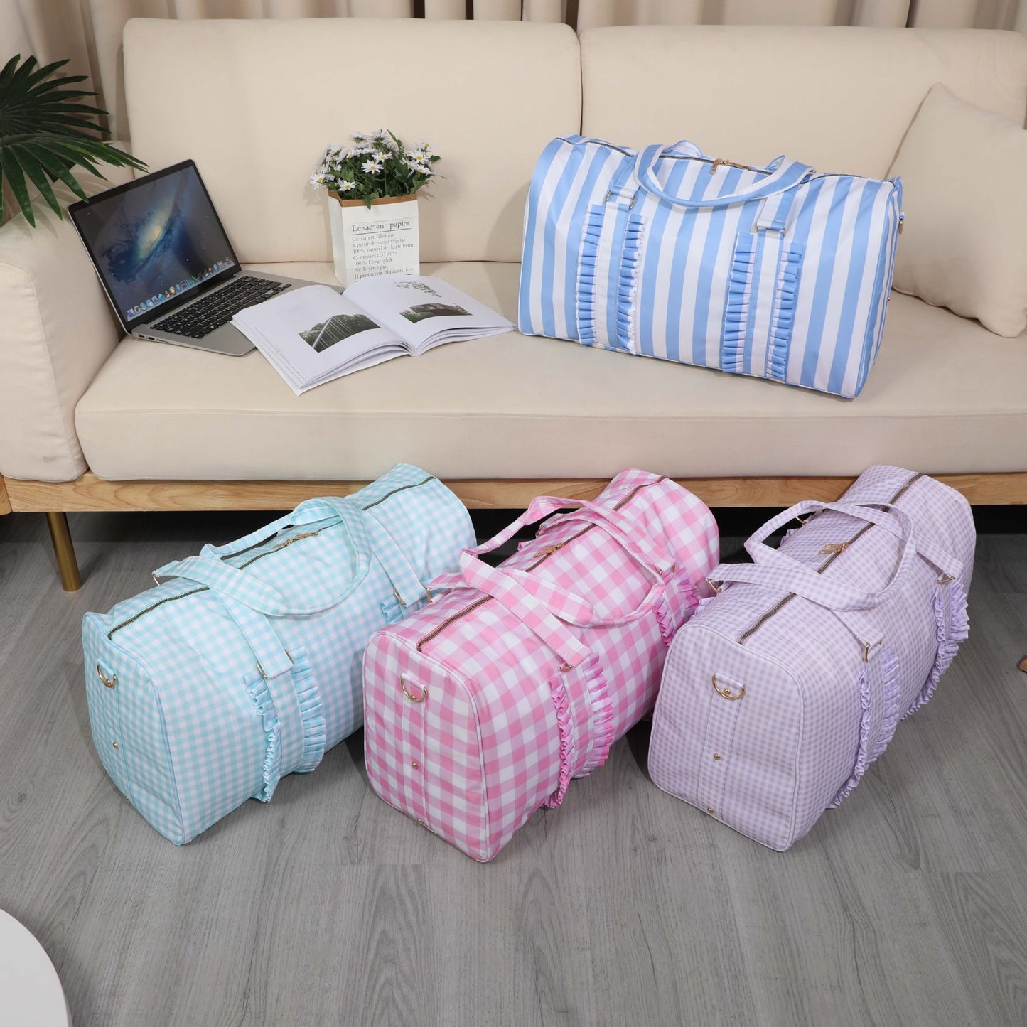 Yellow Travel Bag with Large Capacity - Stylish Striped Backpack for Short Trips, 40x28x10cm