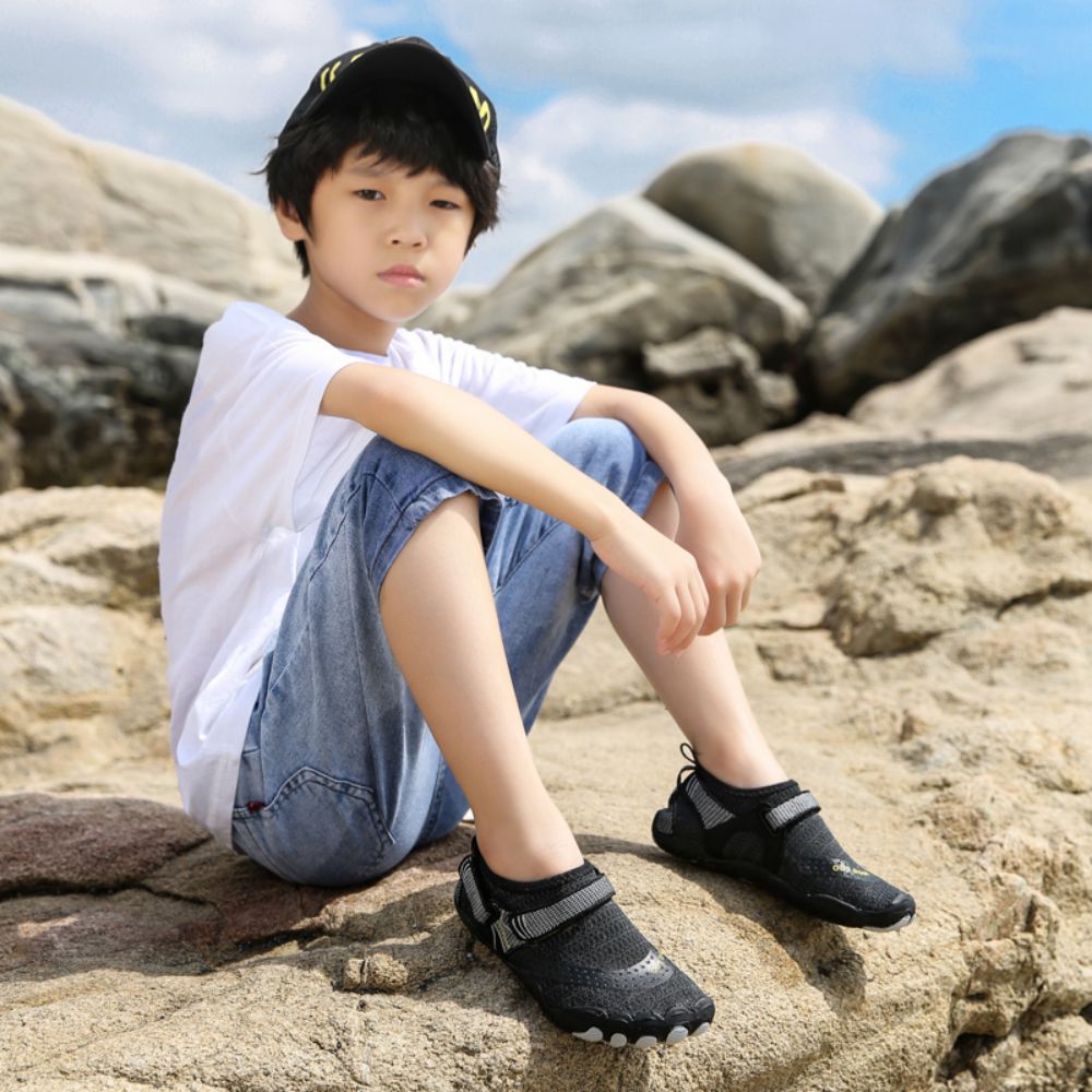 Kids Water Shoes Barefoot Quick Dry Aqua Sports Shoes Boys Girls - Black Size Bigkid US3 = EU34
