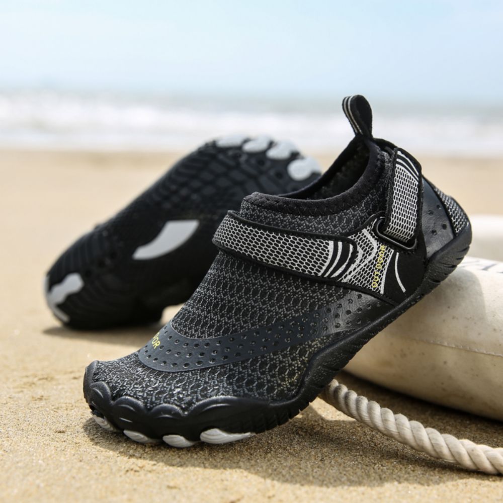 Kids Water Shoes Barefoot Quick Dry Aqua Sports Shoes Boys Girls - Black Size Bigkid US3 = EU34
